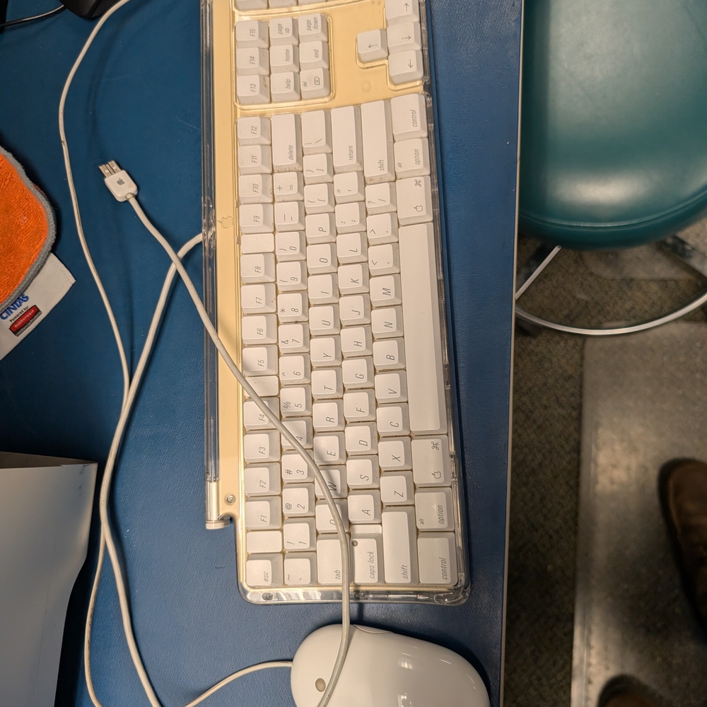 Apple White Wired Keyboard and Mouse Set